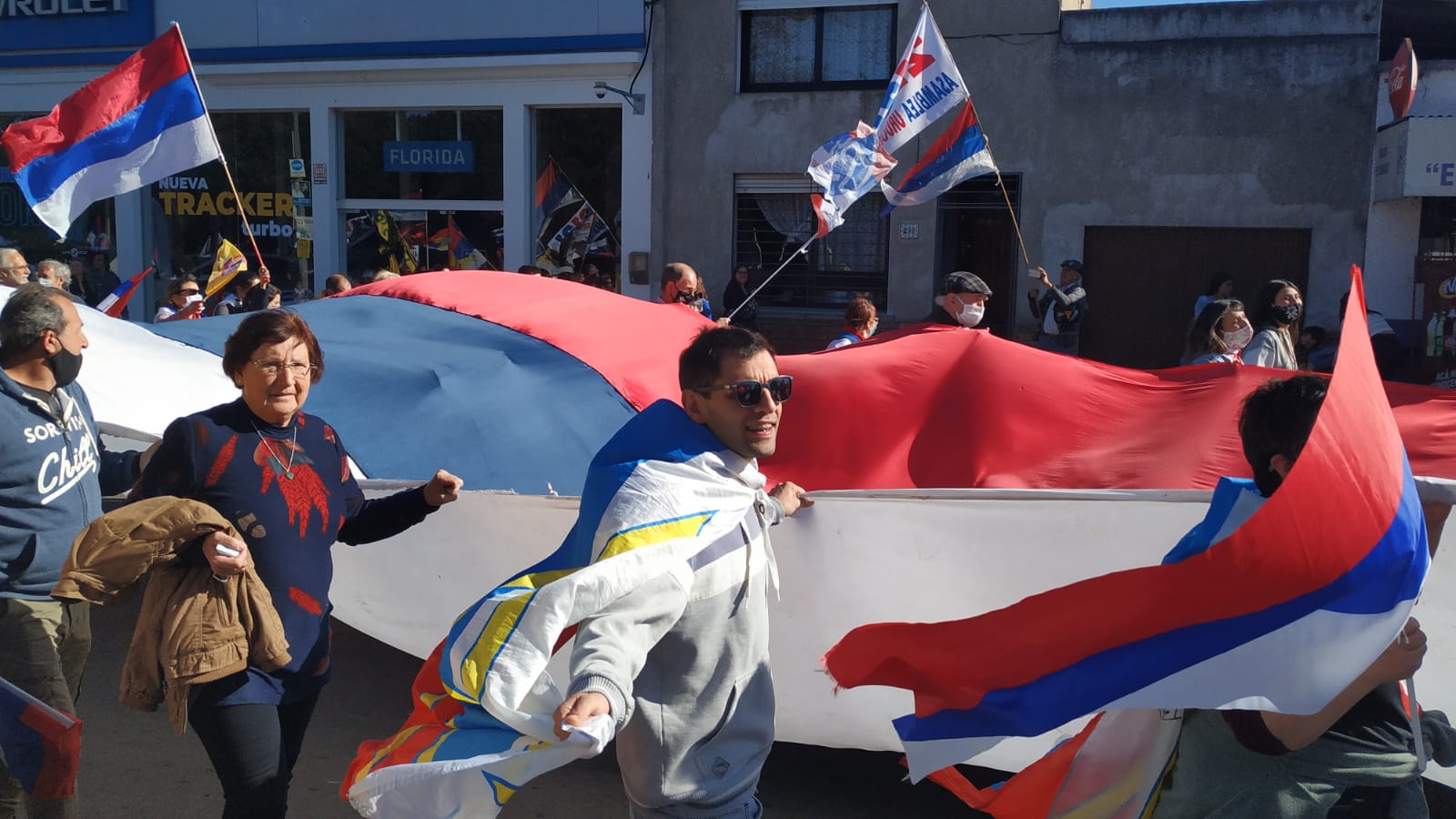 Frente Amplio realizó cierre de campaña con banderazo y acto final. (14).jpg